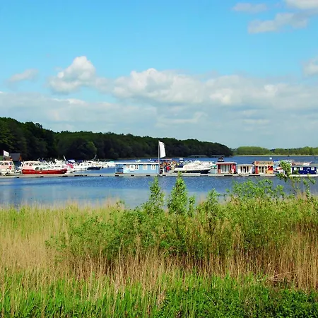 In Der Mecklenburger Seenplatte Apartment *
